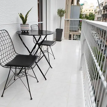 Artistic Acropolis Apartment